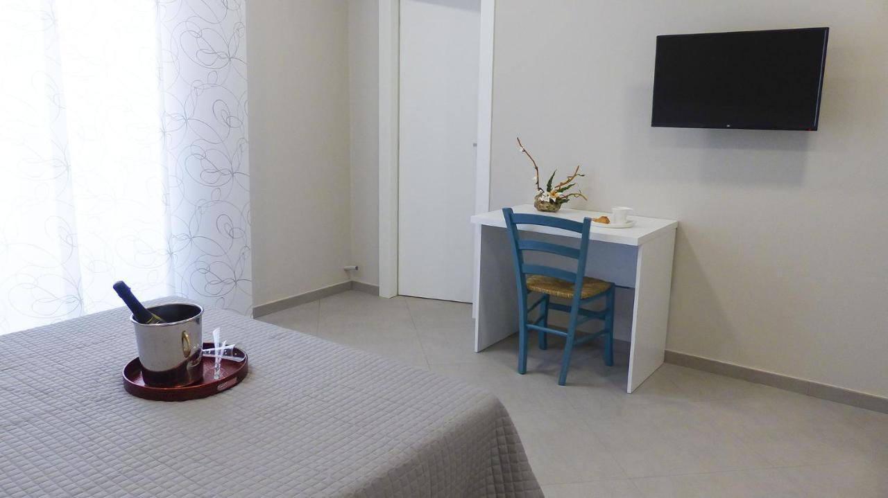 Bed and Breakfast Le Due Palme Montesilvano Marina Esterno foto